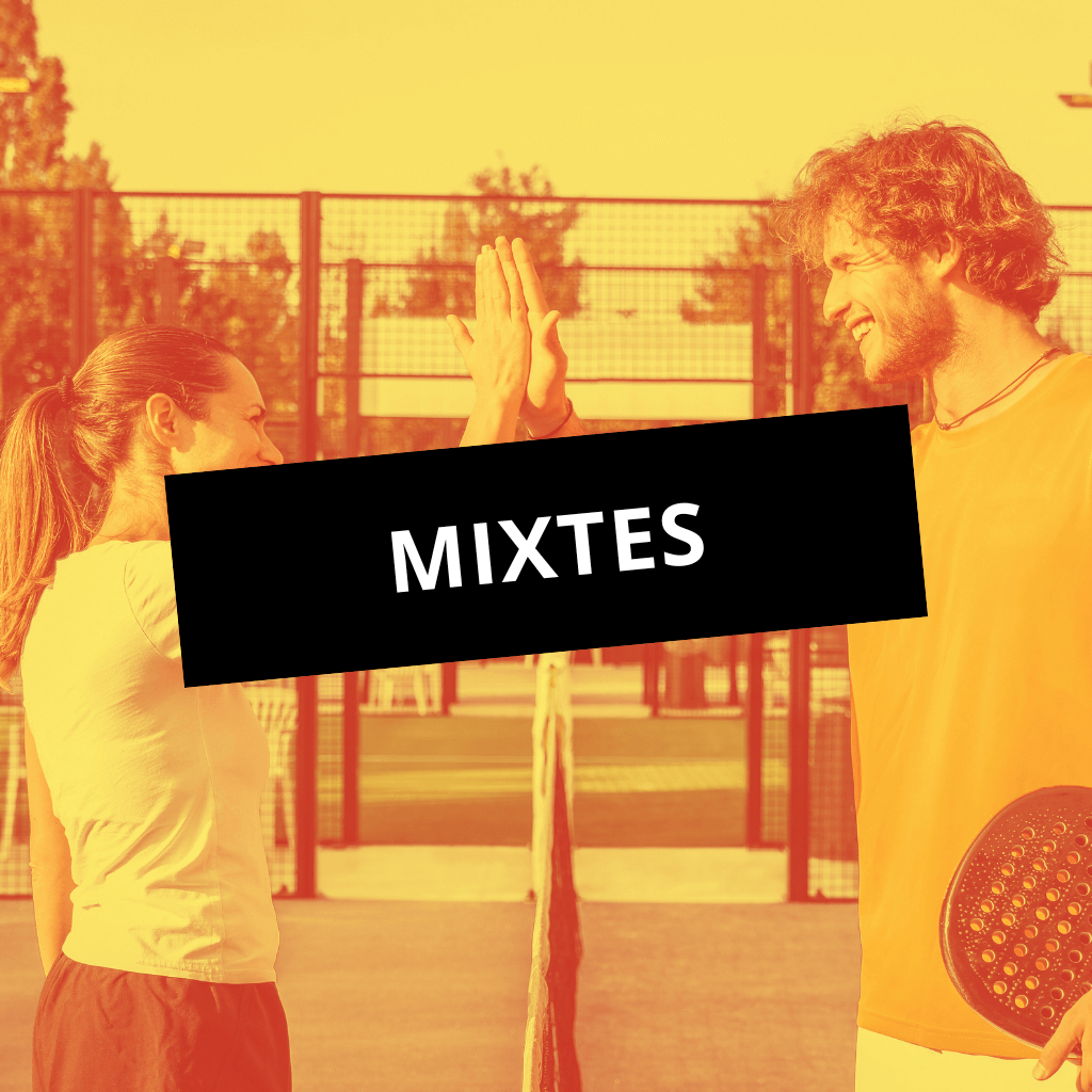 Un match de padel mixte avec joueurs et joueuses réunis sur le court à Grenoble